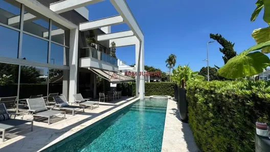 Casa com 4 Quartos à venda, 588m² no Jurerê Internacional, Florianópolis