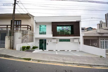 Casa com 5 Quartos para alugar, 241m² no Agronômica, Florianópolis