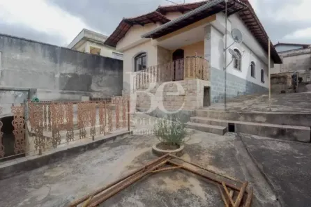 Casa com 3 Quartos à venda, 360m² no Califórnia, Belo Horizonte