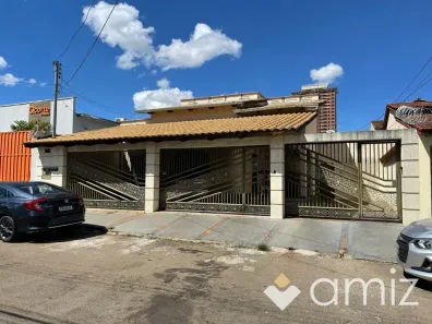 Casa com 3 Quartos à venda, 237m² no Vila Anchieta, Goiânia