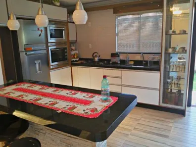 Casa com 2 Quartos para alugar, 80m² no Praia do Estaleirinho, Balneário Camboriú