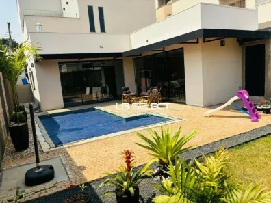 Casa com 3 Quartos à venda, 230m² no Daniel Fonseca, Uberlândia