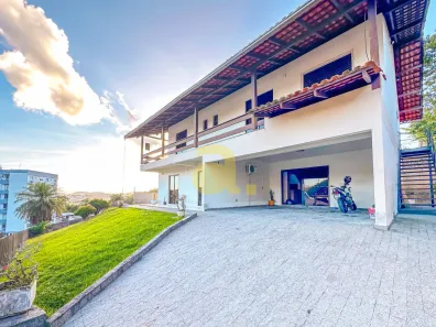 Casa com 4 Quartos para alugar, 150m² no Nova Esperança, Blumenau