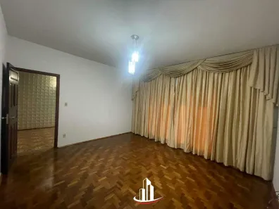 Casa com 3 Quartos para alugar, 252m² no Boa Vista, Uberaba