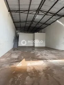Galpão/Depósito/Armazém para alugar, 260m² no Tabajaras, Uberlândia