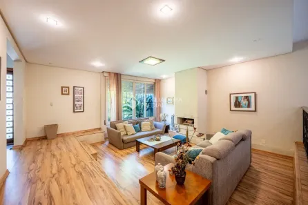 Casa com 3 Quartos à venda, 249m² no Medianeira, Porto Alegre