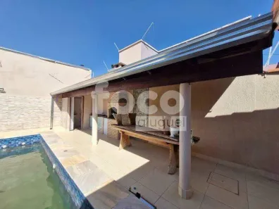 Casa com 3 Quartos para alugar, 250m² no Santa Mônica, Uberlândia