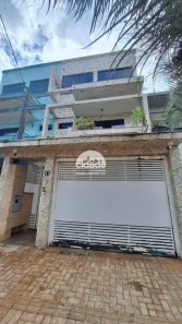 Sobrado com 2 Quartos à venda, 204m² no Canadá, Cascavel