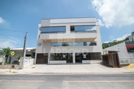 Sala Comercial à venda, 140m² no Centro, Tubarão