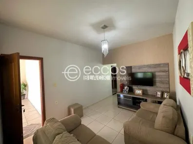 Casa com 3 Quartos à venda, 145m² no Lagoinha, Uberlândia