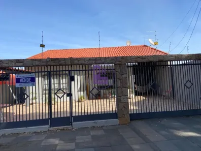 Casa com 4 Quartos à venda, 250m² no Alpes, Londrina