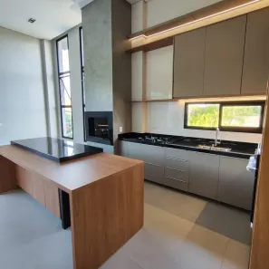 Casa de Condomínio com 3 Quartos para alugar, 225m² no Gleba Simon Frazer, Londrina