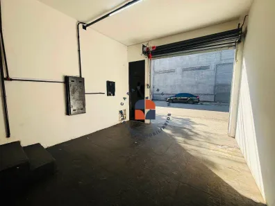 Galpão/Depósito/Armazém para alugar, 200m² no Vila Anastácio, São Paulo