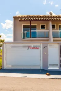 Casa com 3 Quartos para alugar, 130m² no Lagoa, Macaé
