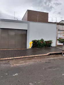 Casa com 4 Quartos para alugar, 240m² no Granada, Uberlândia