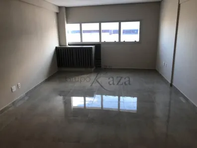 Sala Comercial à venda, 32m² no Parque Residencial Aquarius, São José dos Campos