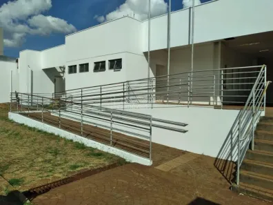 Ponto Comercial para alugar, 1565m² no Jardim dos Manacás, Araraquara