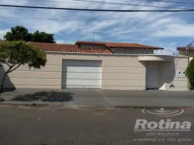 Casa com 3 Quartos à venda, 400m² no Granada, Uberlândia