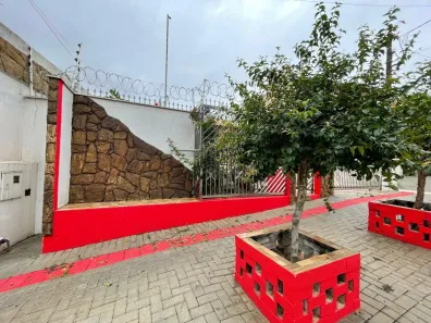 Casa com 3 Quartos à venda, 183m² no Jardim Tarobá I, Londrina