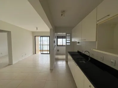 Apartamento com 2 Quartos para alugar, 70m² no Centro, Florianópolis