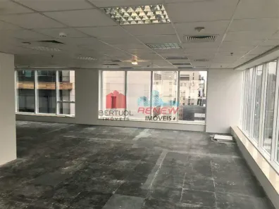 Sala Comercial para alugar, 222m² no Vila Olímpia, São Paulo
