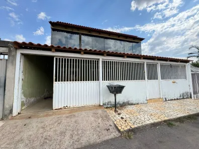 Casa com 4 Quartos à venda, 300m² no Setor Leste, Brasília