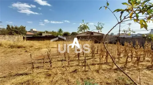 Lote/Terreno à venda, 840m² no Tibery, Uberlândia