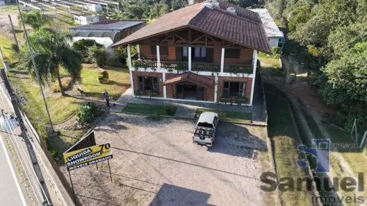 Imóvel Comercial com 4 Quartos para alugar, 830m² no Barro Preto, São José dos Pinhais