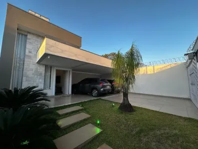 Casa com 3 Quartos à venda, 210m² no Jardim Inconfidência, Uberlândia