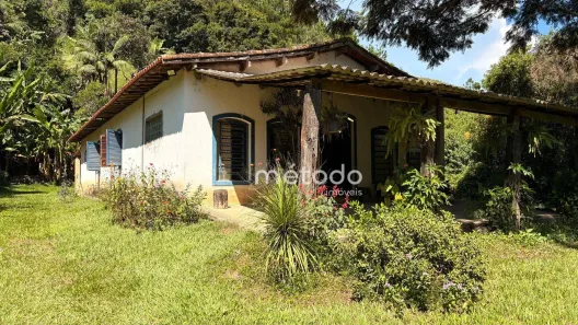 Fazenda/Sítio com 3 Quartos à venda, 171m² no Centro, Guararema