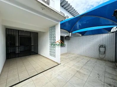 Casa com 4 Quartos para alugar, 324m² no Parque Residencial Laranjeiras, Serra