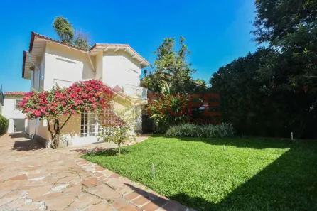 Casa com 3 Quartos para alugar, 250m² no Jardim Europa, São Paulo