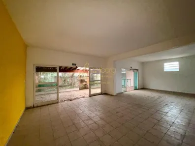 Casa com 3 Quartos para alugar, 555m² no Granja Julieta, São Paulo