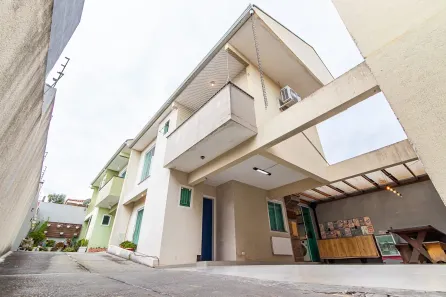 Sobrado com 3 Quartos à venda, 96m² no Xaxim, Curitiba