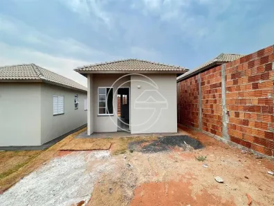 Casa com 2 Quartos para alugar, 10m² no Centro, Marília