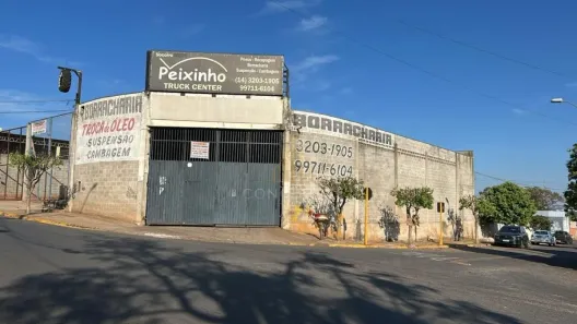 Galpão/Depósito/Armazém para alugar, 350m² no Tangarás, Bauru