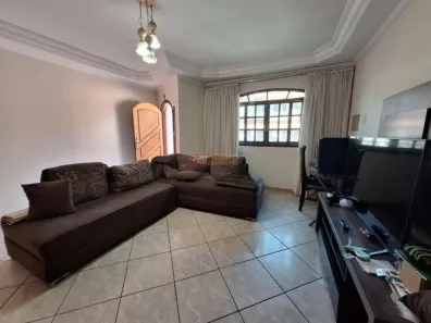 Sobrado com 3 Quartos à venda, 205m² no Bangú, Santo André