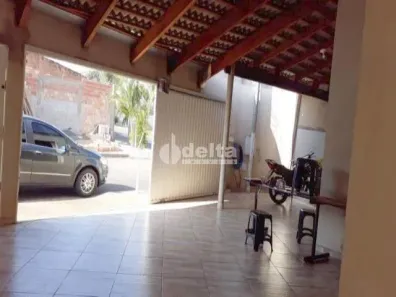 Casa com 3 Quartos à venda, 68m² no Jardim Europa, Uberlândia