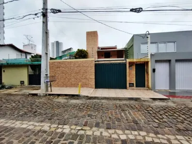 Casa com 4 Quartos à venda, 192m² no Lagoa Nova, Natal