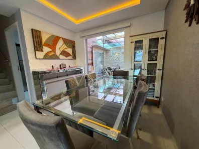 Casa de Condomínio com 3 Quartos à venda, 160m² no Campo Comprido, Curitiba