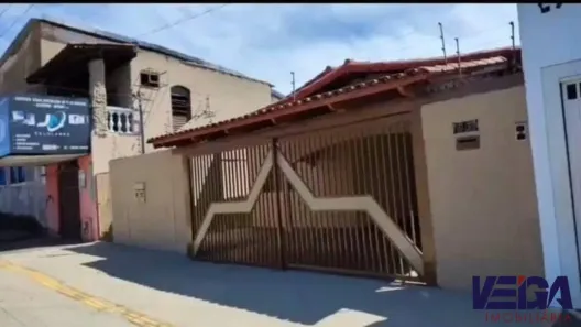 Casa com 3 Quartos para alugar, 229m² no Vila Regina, Goiânia