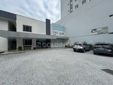 Sala Comercial para alugar, 217m² no Centro I, Brusque