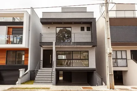 Sobrado com 3 Quartos à venda, 246m² no Santa Cândida, Curitiba