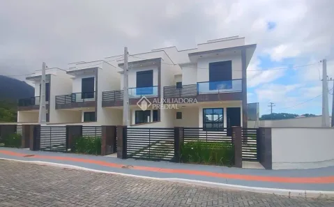 Sobrado com 3 Quartos à venda, 100m² no Praia de Fora, Palhoça