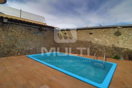Casa com 3 Quartos para alugar, 120m² no Lídice, Uberlândia