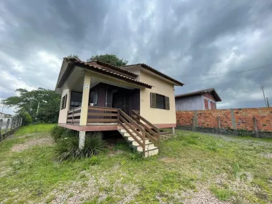 Casa com 2 Quartos para alugar, 54m² no São Sebastião, Criciúma