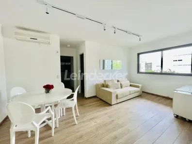 Apartamento com 2 Quartos para alugar, 70m² no Mont Serrat, Porto Alegre