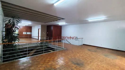 Sobrado com 4 Quartos para venda ou aluguel, 444m² no Centro, Piracicaba