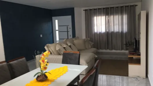 Sobrado com 4 Quartos à venda, 200m² no Vila Guilhermina, São Roque