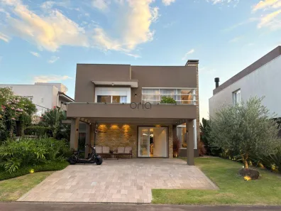 Casa de Condomínio com 4 Quartos à venda, 240m² no Cci, Xangri-lá